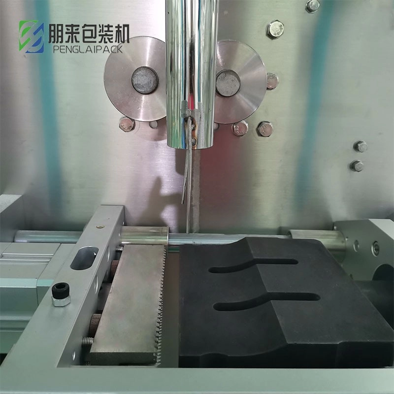 Ультразвуковая упаковочная машина для гранулированных нетканых материалов