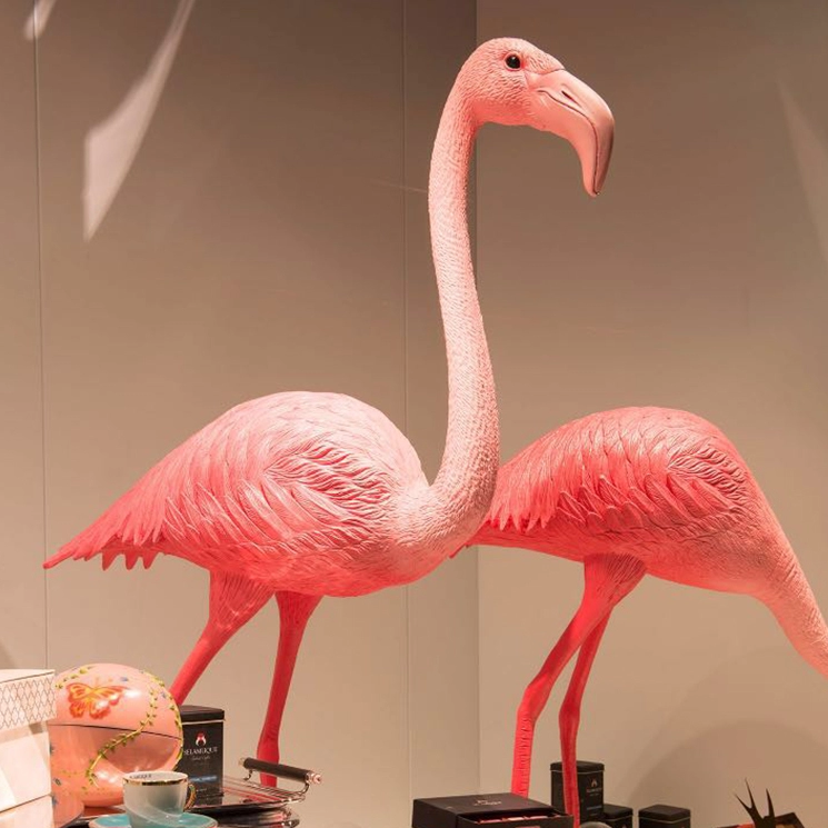 Скульптуры фламинго из красного стекловолокна