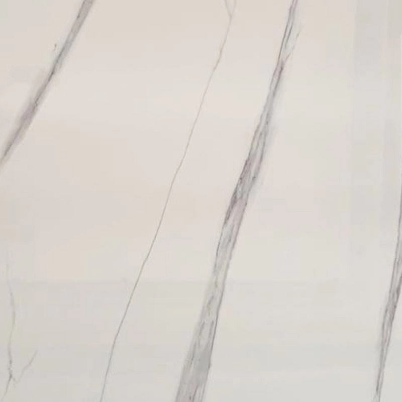 Белый искусственный мрамор с большими серыми прожилками
