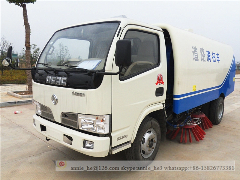 Легкая подметально-уборочная машина DongFeng 4000 литров