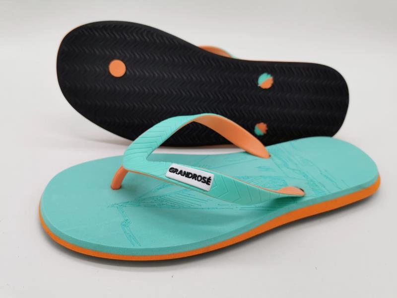 летние пляжные освежающие сандалии на мягкой подошве