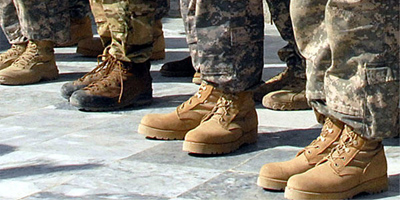 Водонепроницаемые военные ботинки для пустыни.