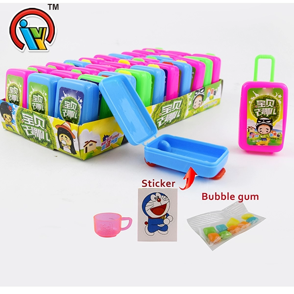 Игрушка-конфета в виде багажника с жевательной резинкой