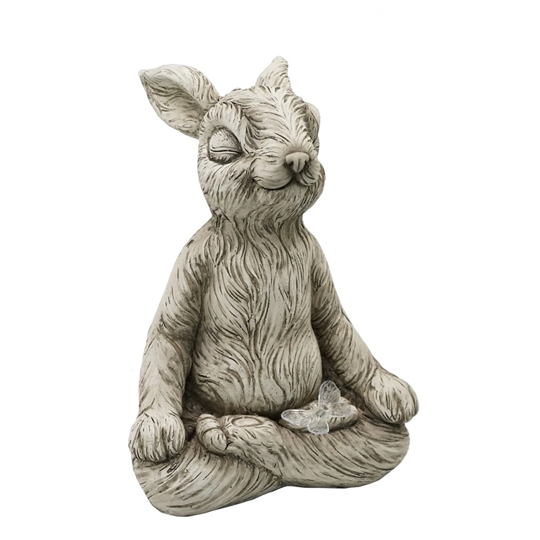 Статуя медитирующего кролика из смолы
