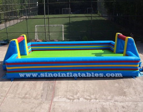 10x5m большое детское надувное футбольное поле с мылом и двухслойным полом для развлечений в футболе