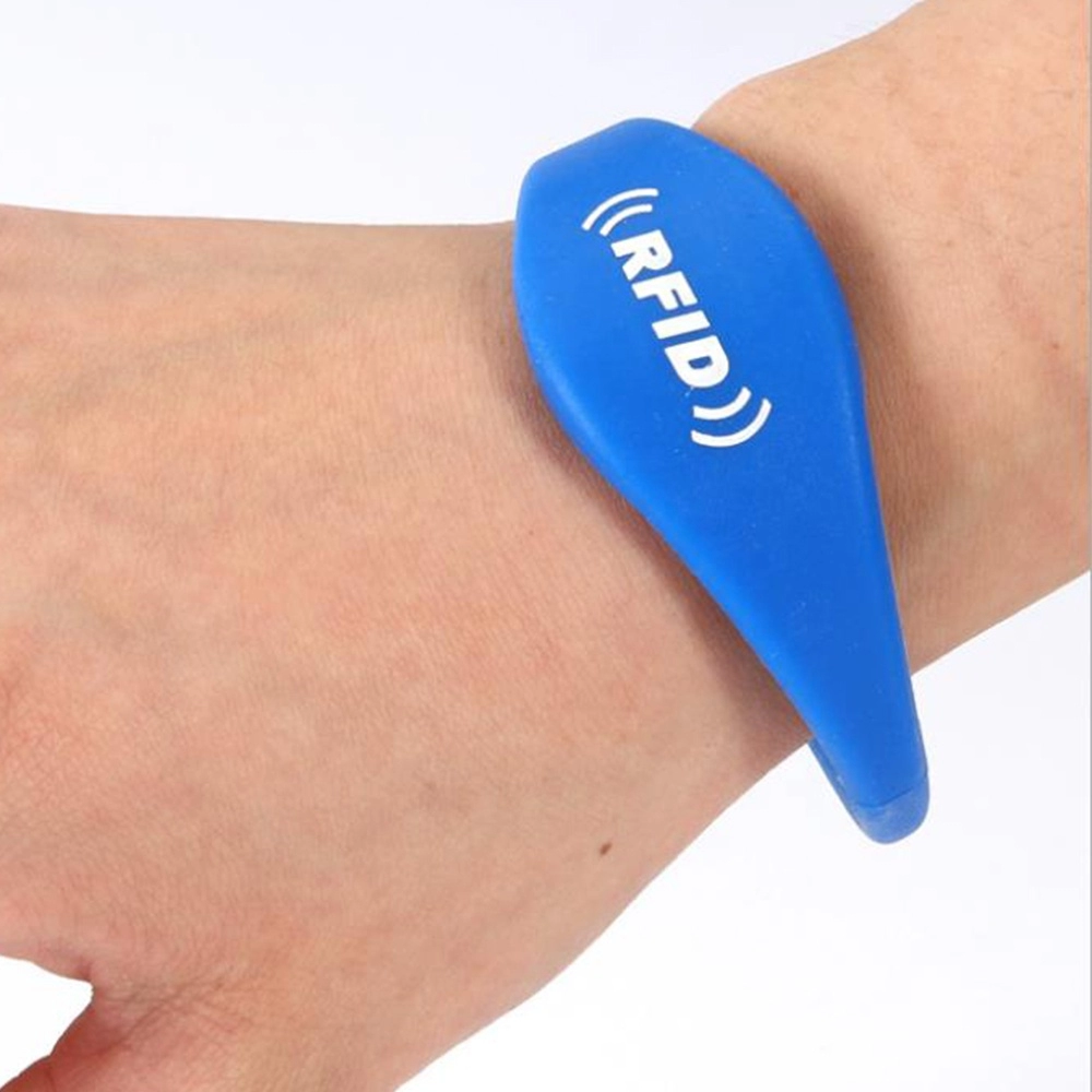 Оптовая торговля пользовательские смарт-браслеты контроля доступа мягкий силиконовый браслет RFID