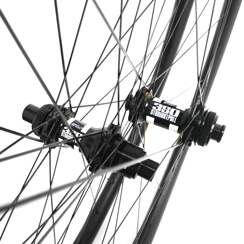 Ступица DT Swiss 350 SP + карбоновые колеса Sapim CX-Ray со спицами для гравийного велосипеда